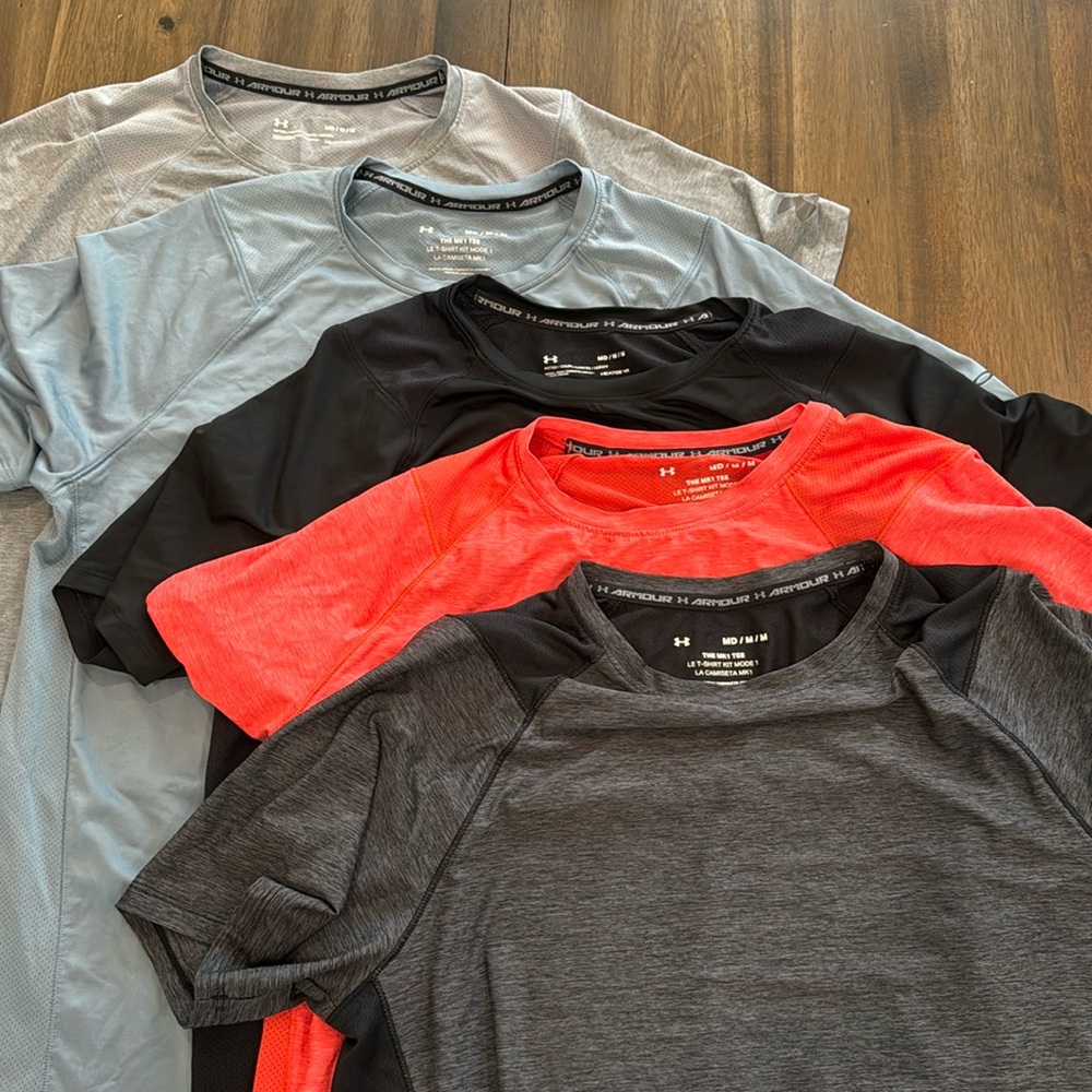 Men’s UNDER ARMOUR workout shirt lot size M - le t-shirt kit mode 1 & heatgear